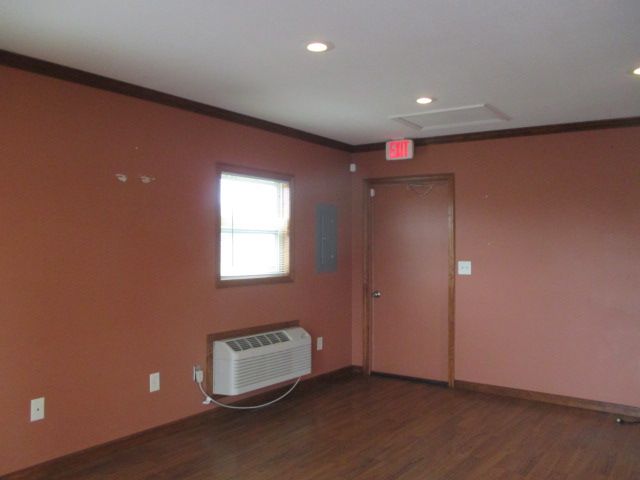 301 N Logan St, Mattoon, IL 61938